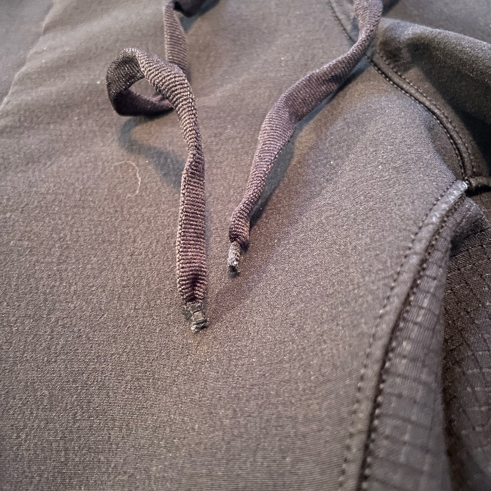 Lululemon License to Train Joggers - Picture 5 of 7